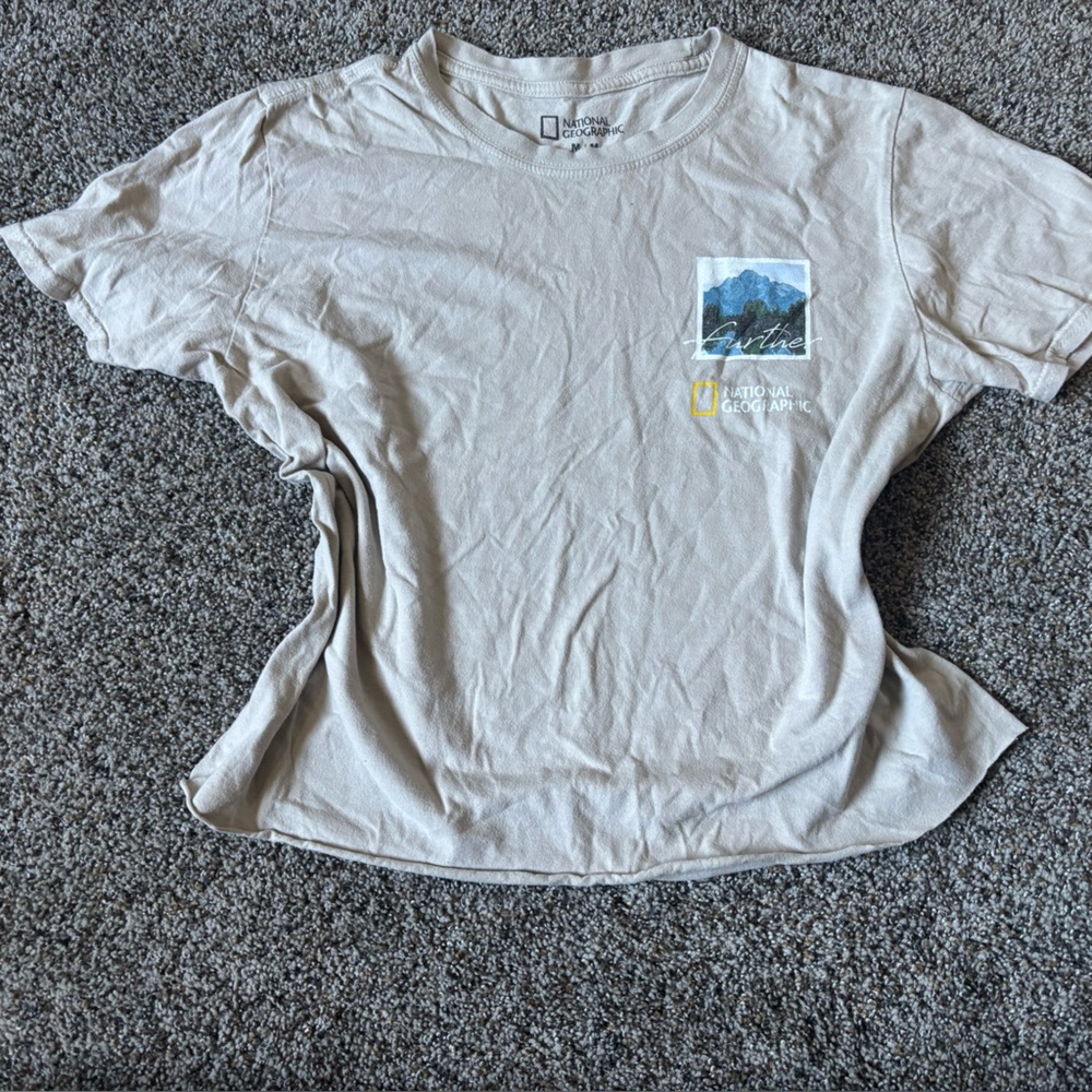 National Geographic wines pre loved crop top size medium T-Shirt